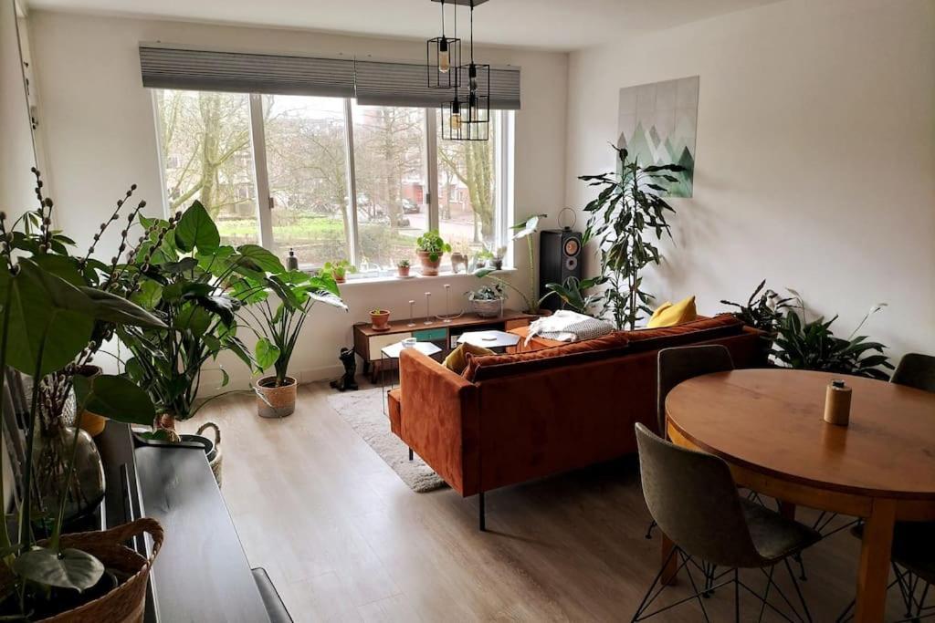 Relaxed In East Apartment